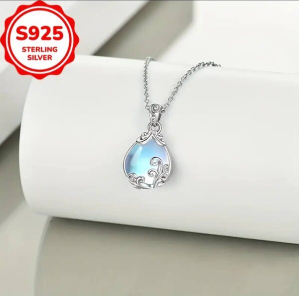 Natural turquoise stone necklace in 925 sterling silver, gold-plated.