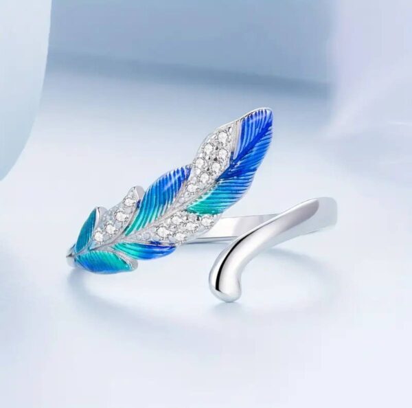 Elegant 925 sterling silver earrings with a standout design